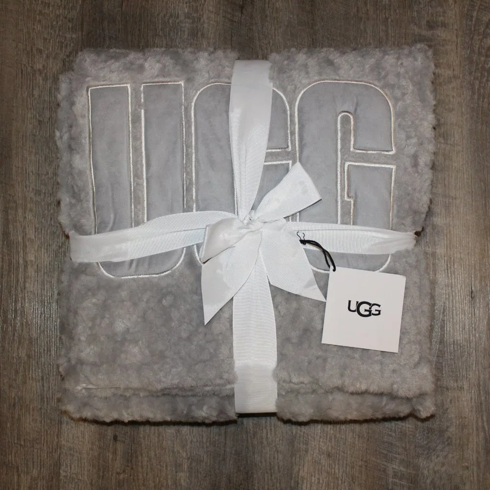 NWT UGG HOME SAWYER PLUSH 50 X 70 GRAY‎ LOGO THROW BLANKET